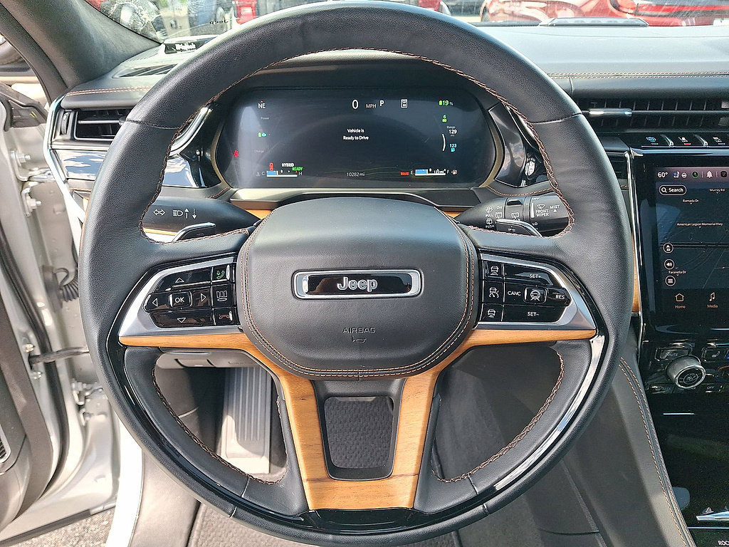 Used 2024 Jeep Grand Cherokee Summit AWD/4WD image 22