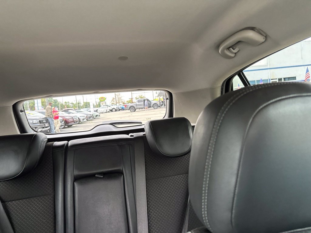 Used 2021 Buick Encore Preferred AWD/4WD image 6