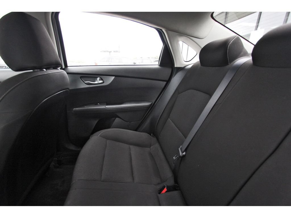 Used 2021 Kia Forte LXS FWD image 12