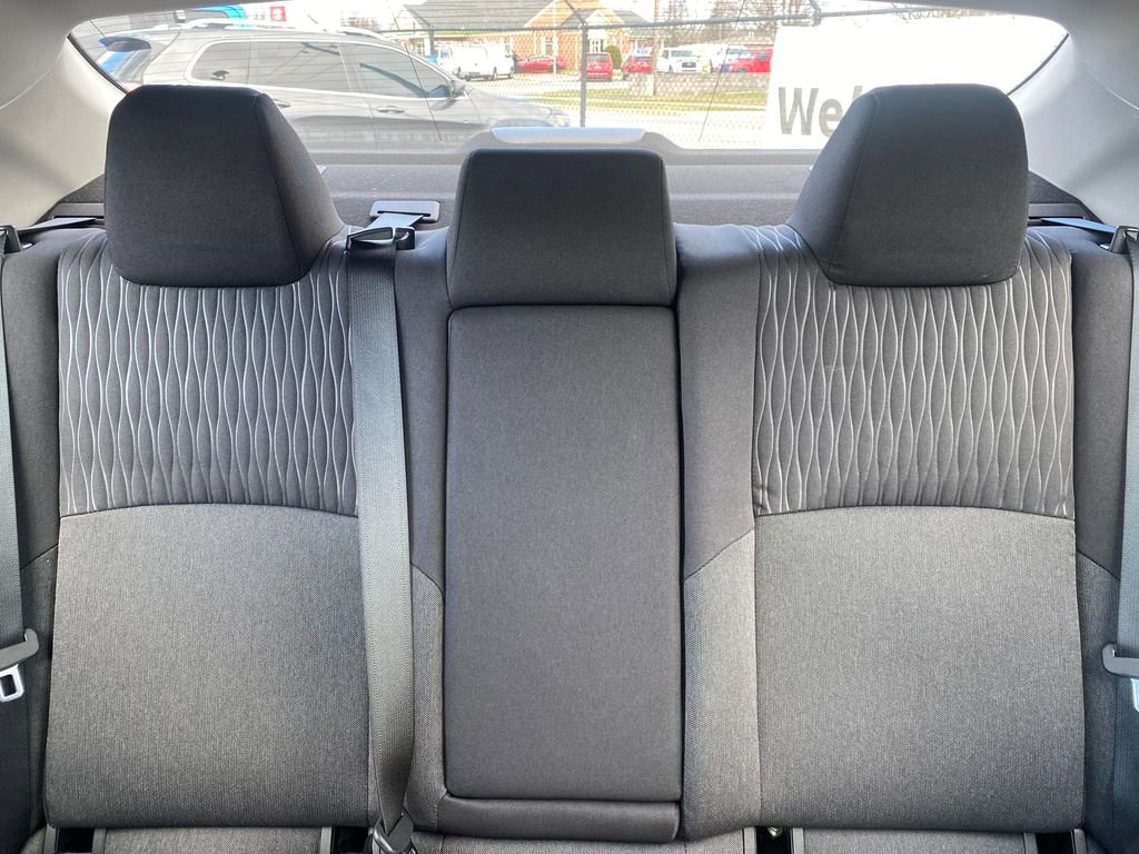 Used 2025 Toyota Camry LE FWD image 28