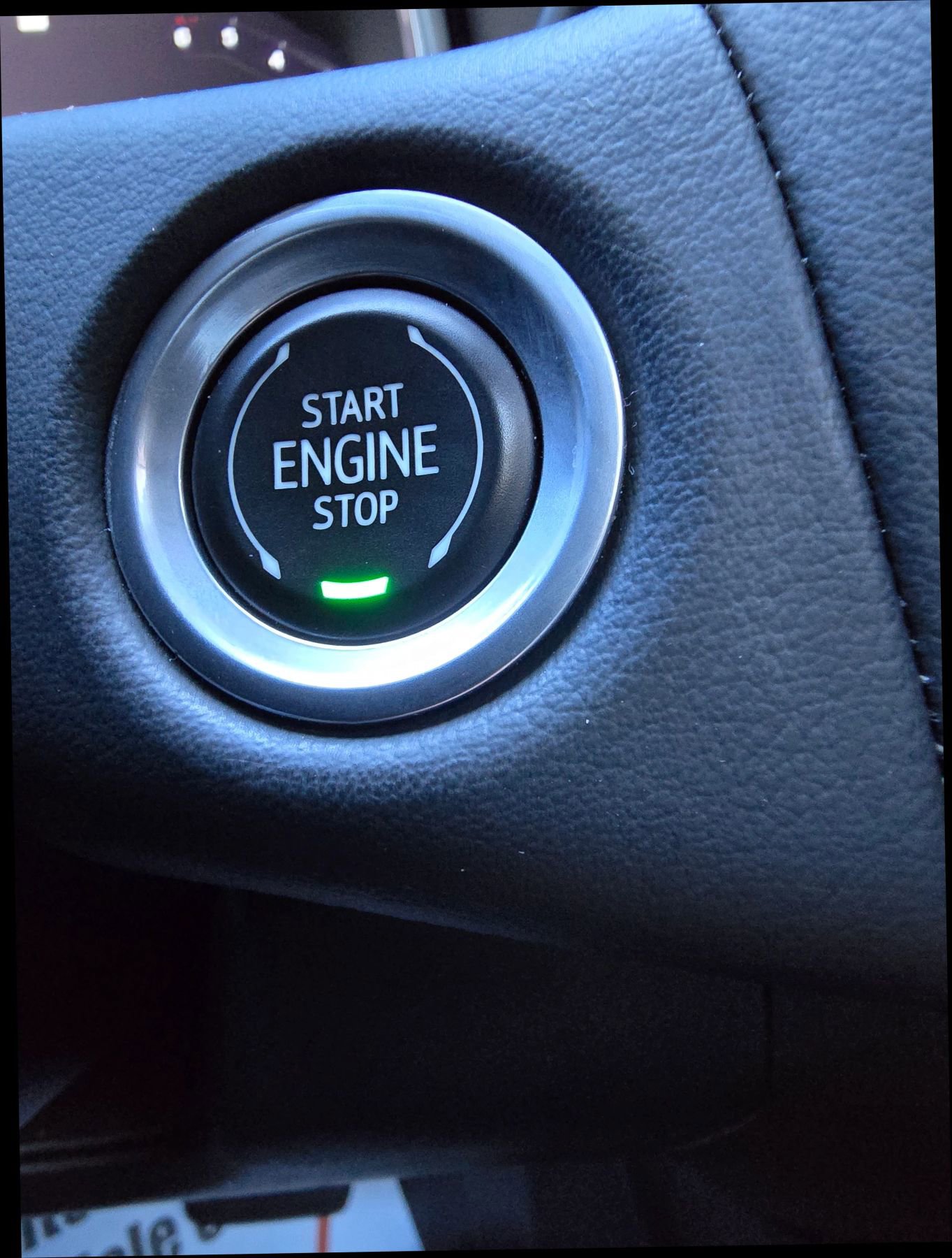 Used 2023 GMC Yukon XL SLT image 32