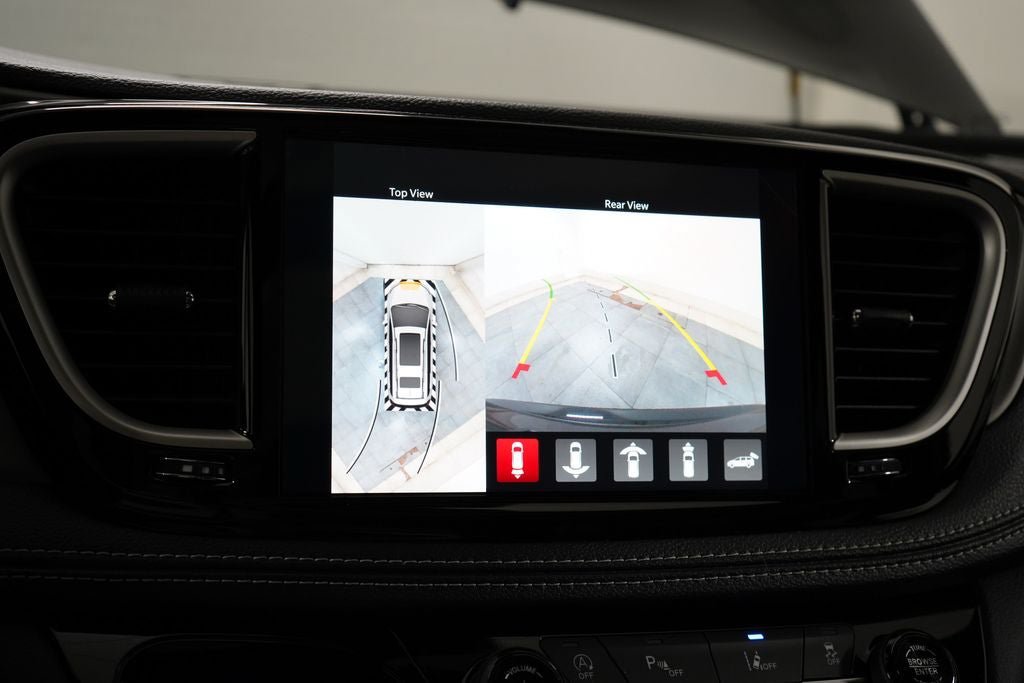 New 2027 Chrysler Pacifica Limited w/ Family Tech Group FWD image 12