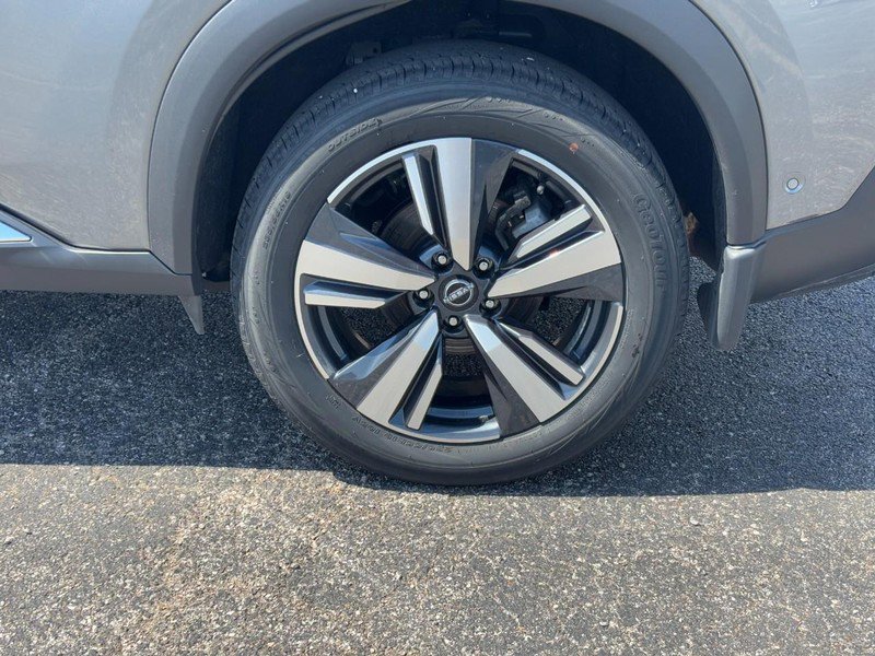 Used 2023 Nissan Rogue SL w/ SL Premium Package image 9