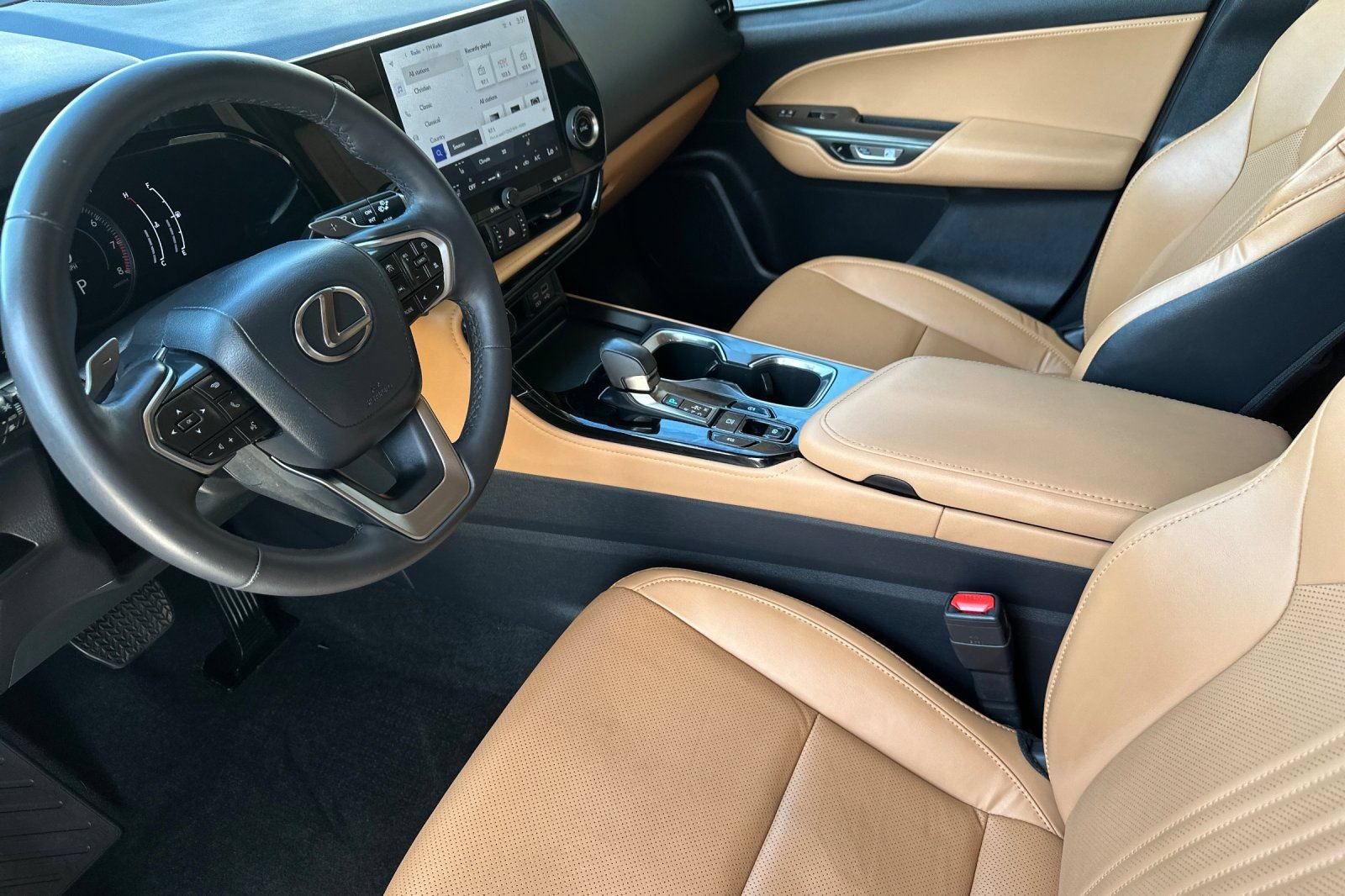 Used 2024 Lexus NX 250 FWD w/ Cold Area Package image 10