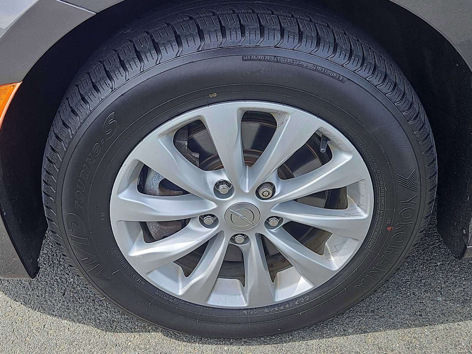 Used 2017 Chrysler Pacifica Touring-L image 7