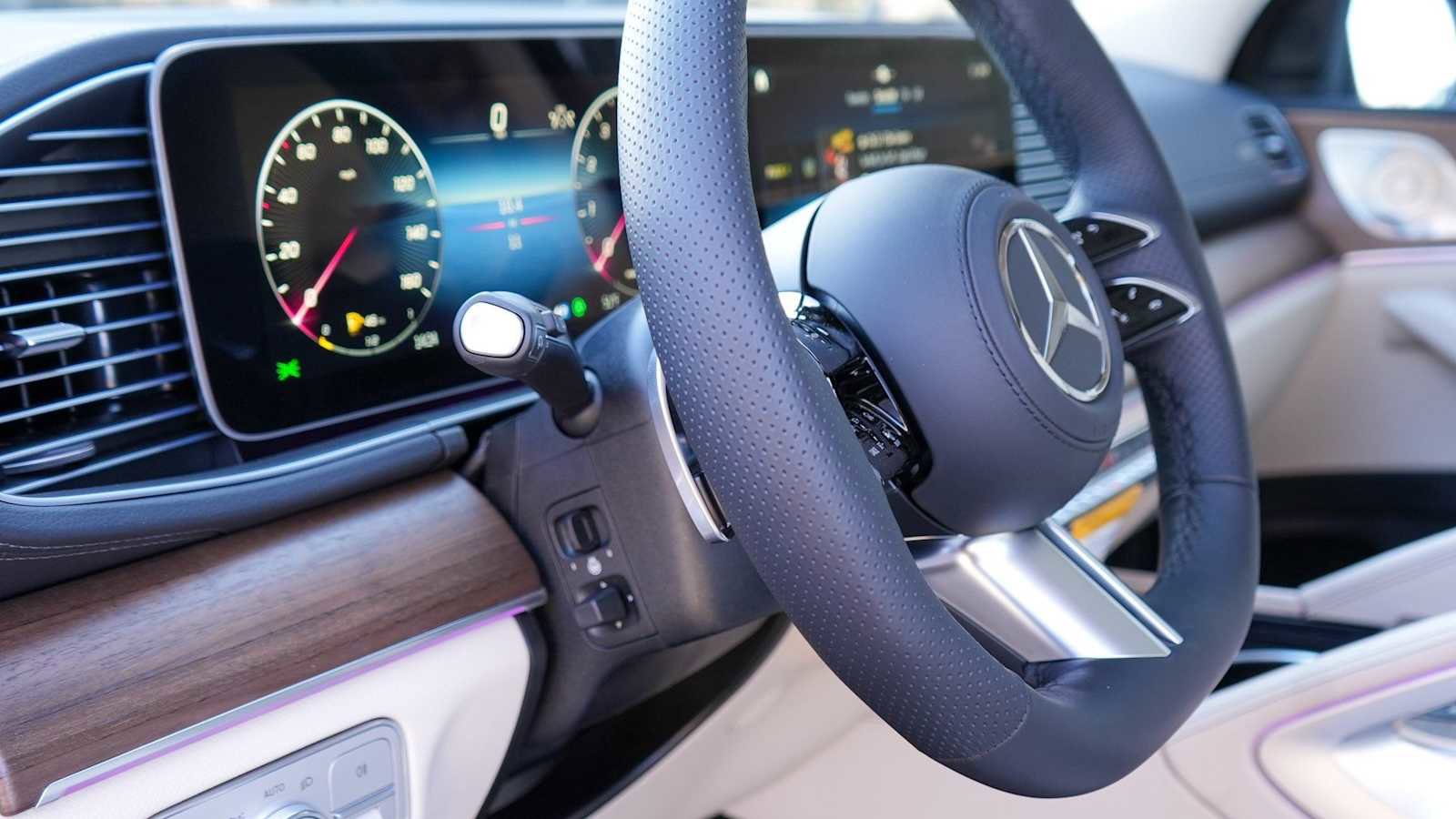 Used 2026 Mercedes-Benz GLS 450 4MATIC image 40