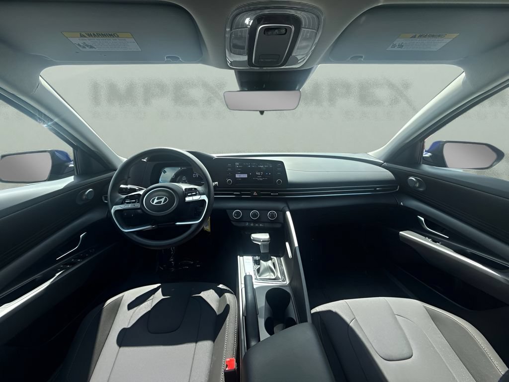 Used 2026 Hyundai Elantra SE FWD image 7