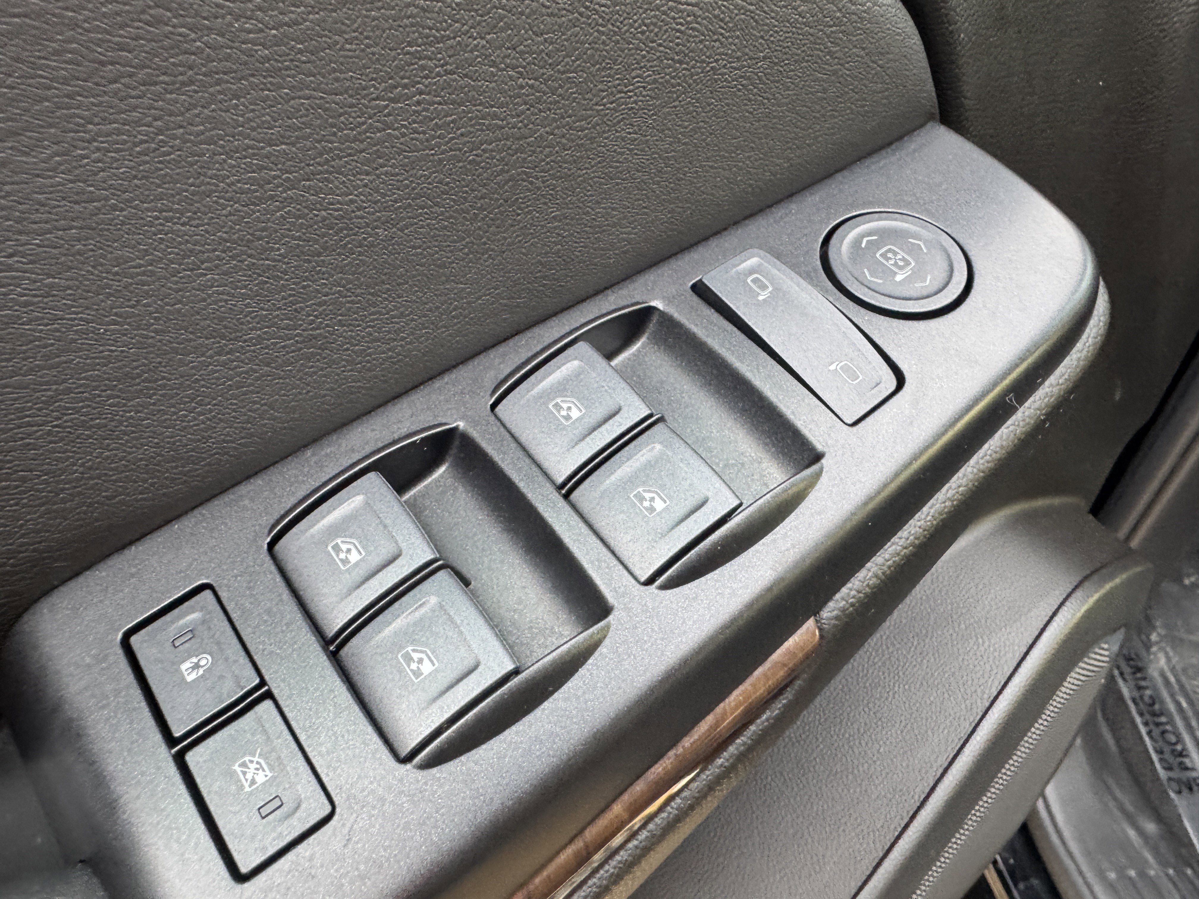 Used 2020 Chevrolet Tahoe LS w/ Enhanced Driver Alert Package image 10