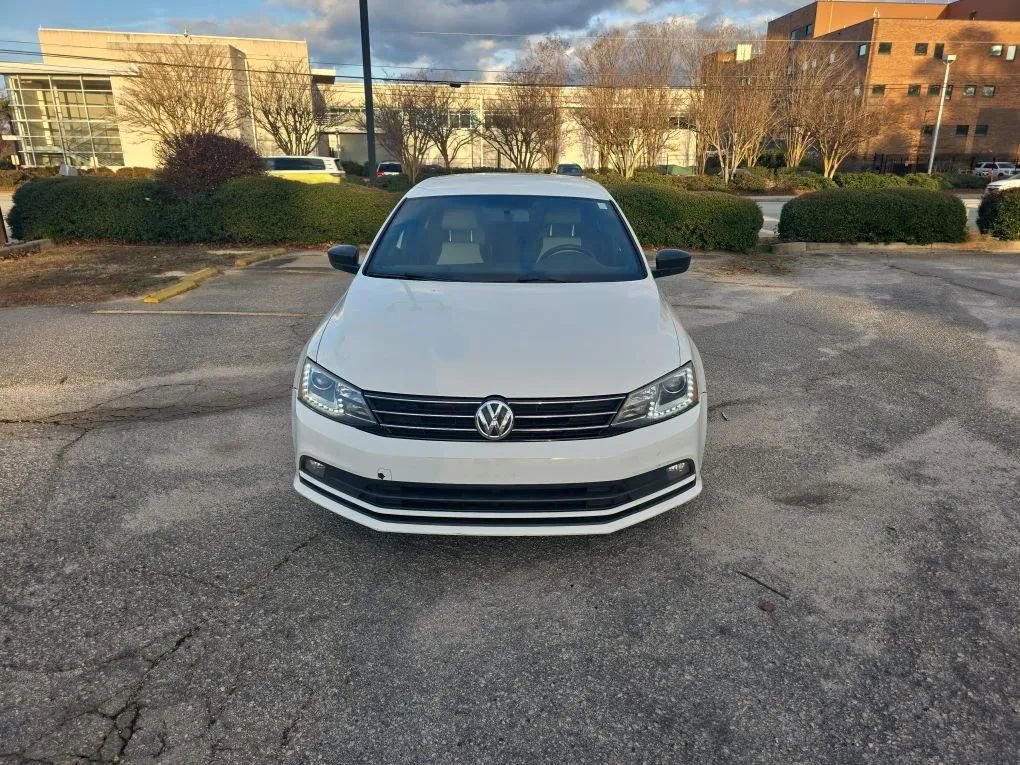 Used 2015 Volkswagen Jetta Sport FWD image 5