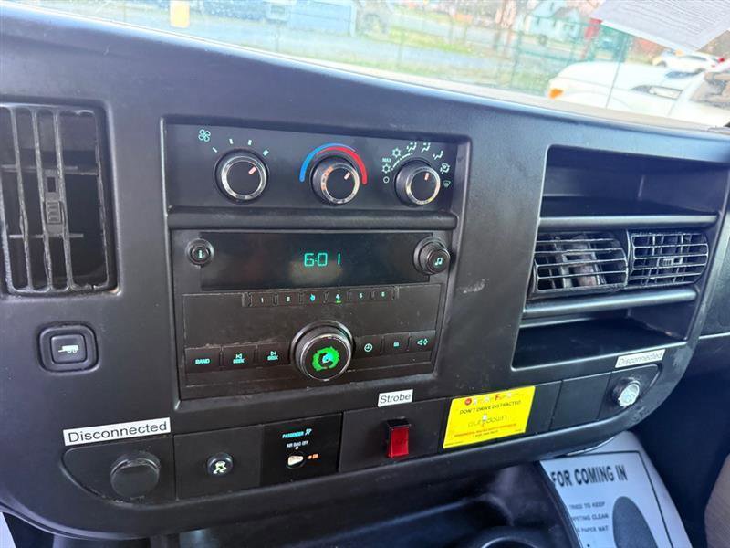 Used 2011 Chevrolet Express 2500 RWD image 17