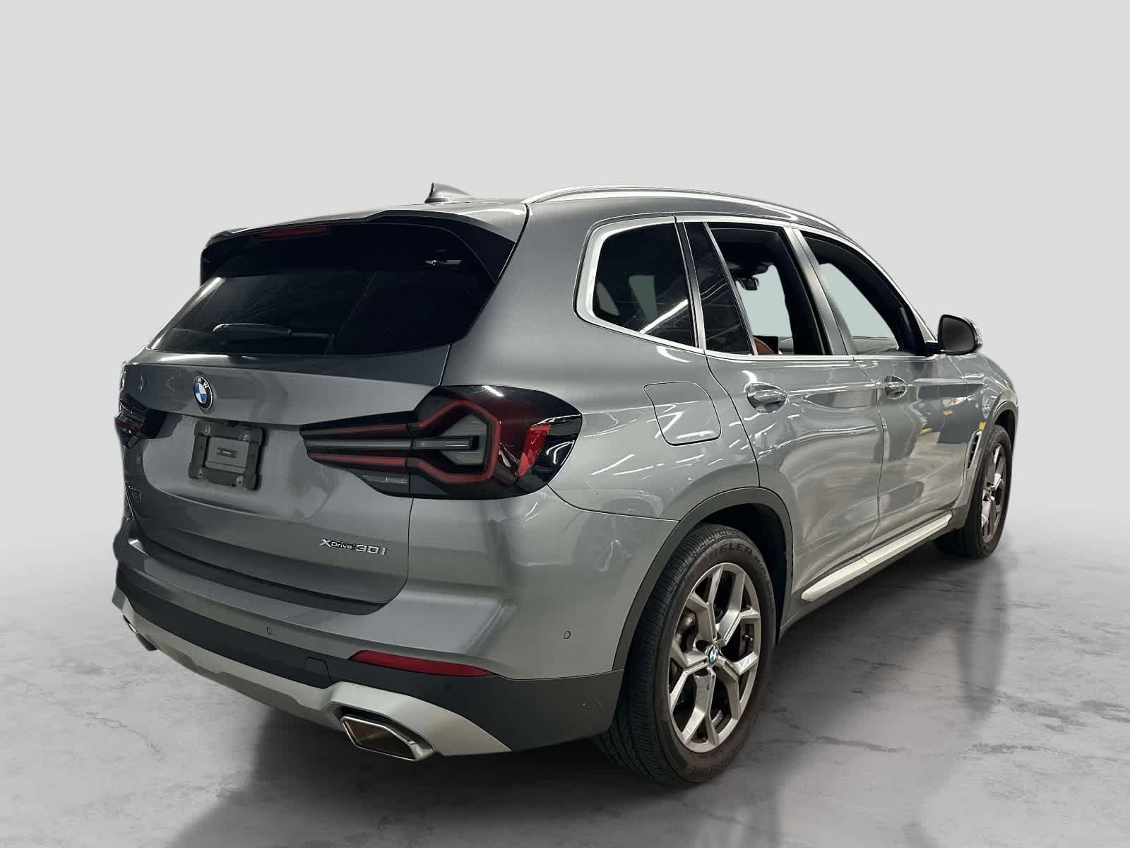 Used 2024 BMW X3 xDrive30i w/ Convenience Package AWD/4WD image 4