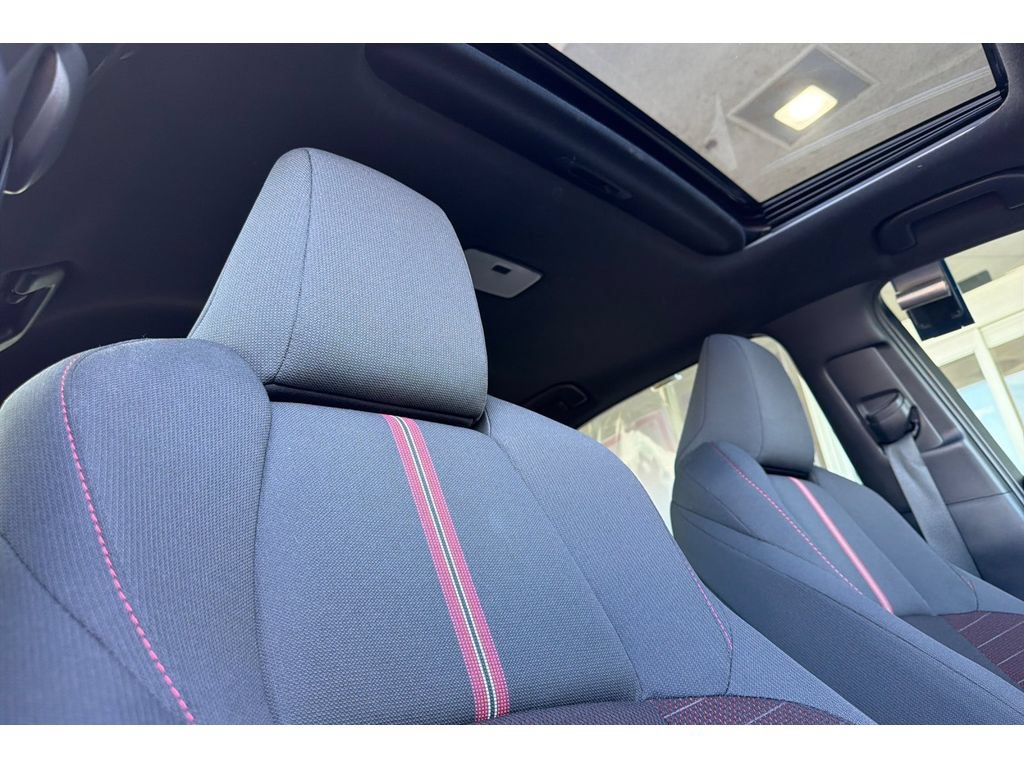 Certified 2025 Toyota Corolla SE w/ SE Premium Package FWD image 17