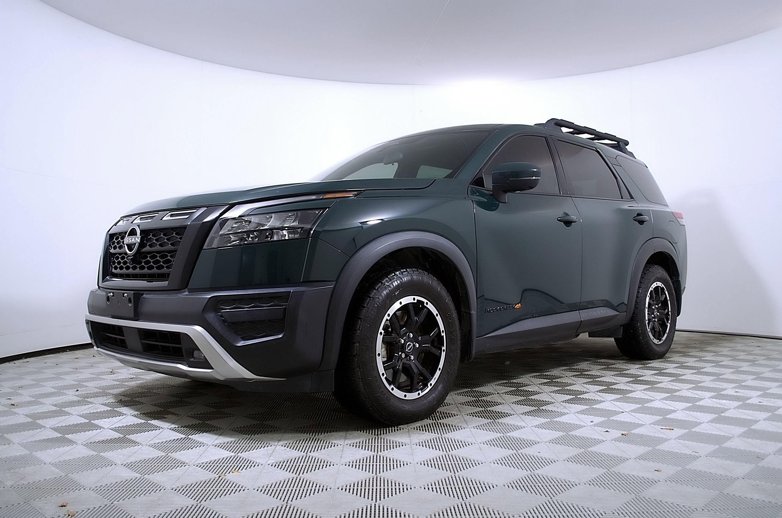 Used 2024 Nissan Pathfinder Rock Creek AWD/4WD image 2