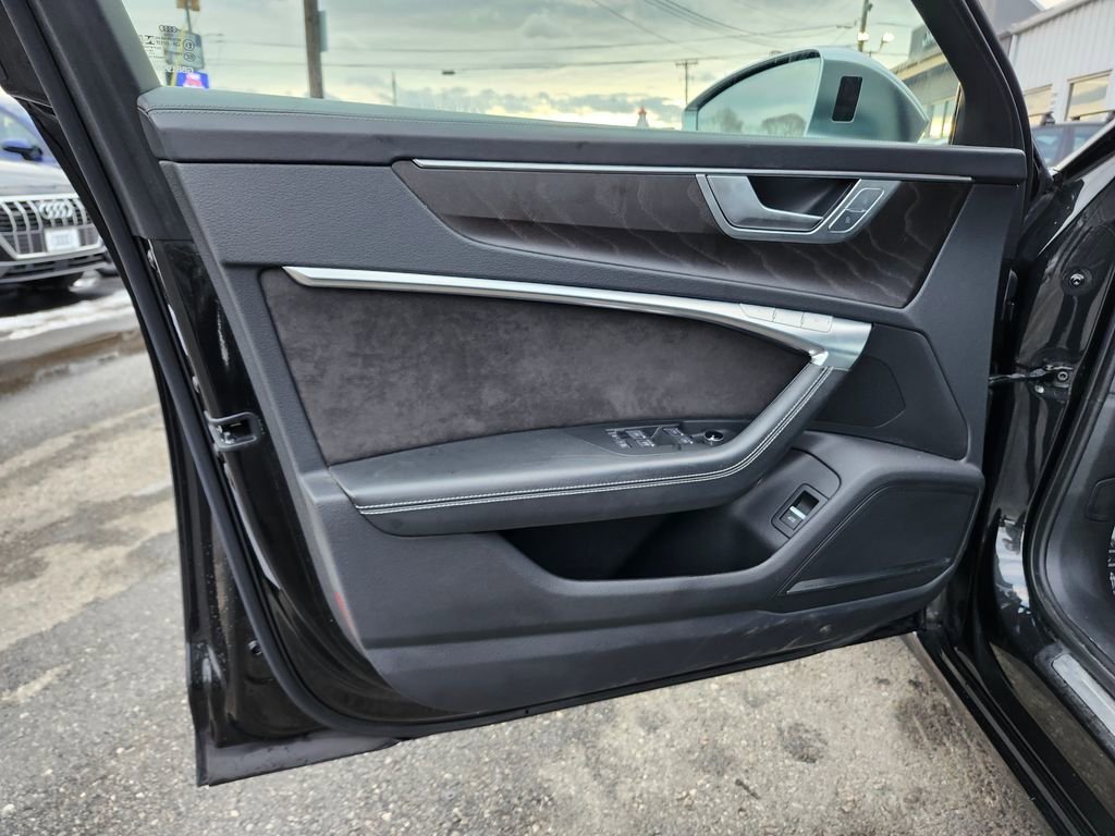 Used 2020 Audi S6 Premium Plus w/ S6 Executive Package AWD/4WD image 10