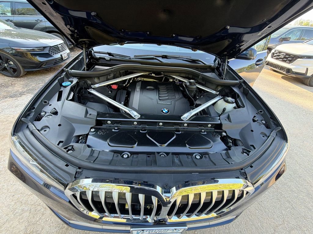 Used 2022 BMW X7 xDrive40i w/ Executive Package AWD/4WD image 18
