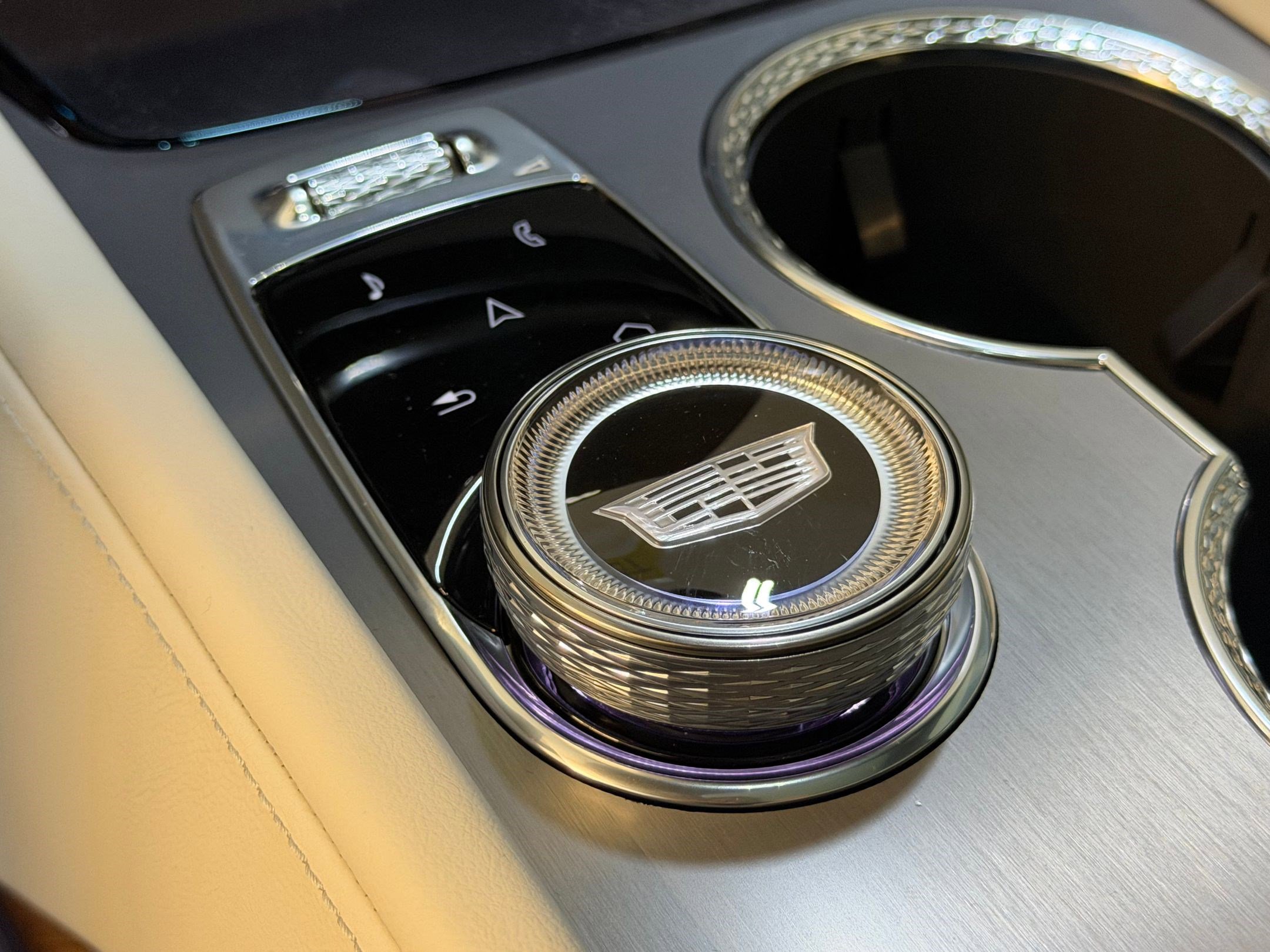 New 2026 Cadillac Vistiq Sport image 37