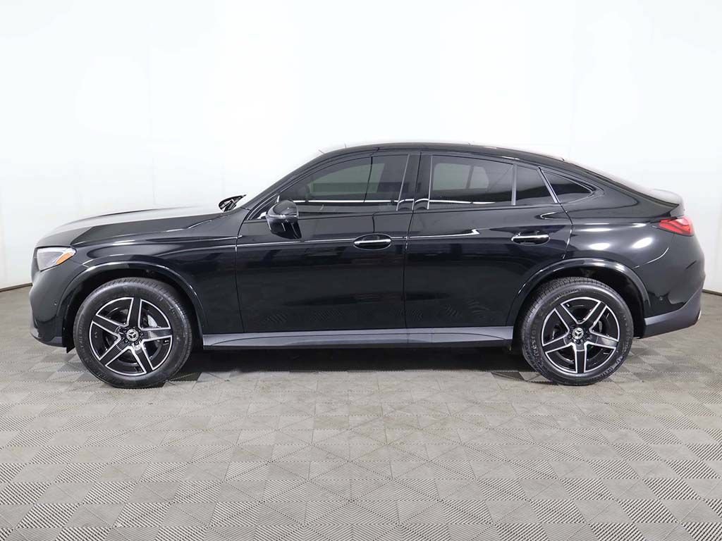Used 2025 Mercedes-Benz GLC 300 4MATIC image 18