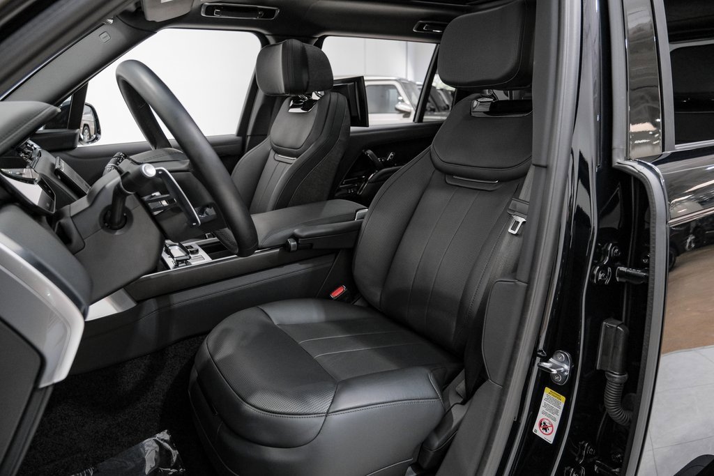 Used 2023 Land Rover Range Rover SV image 4