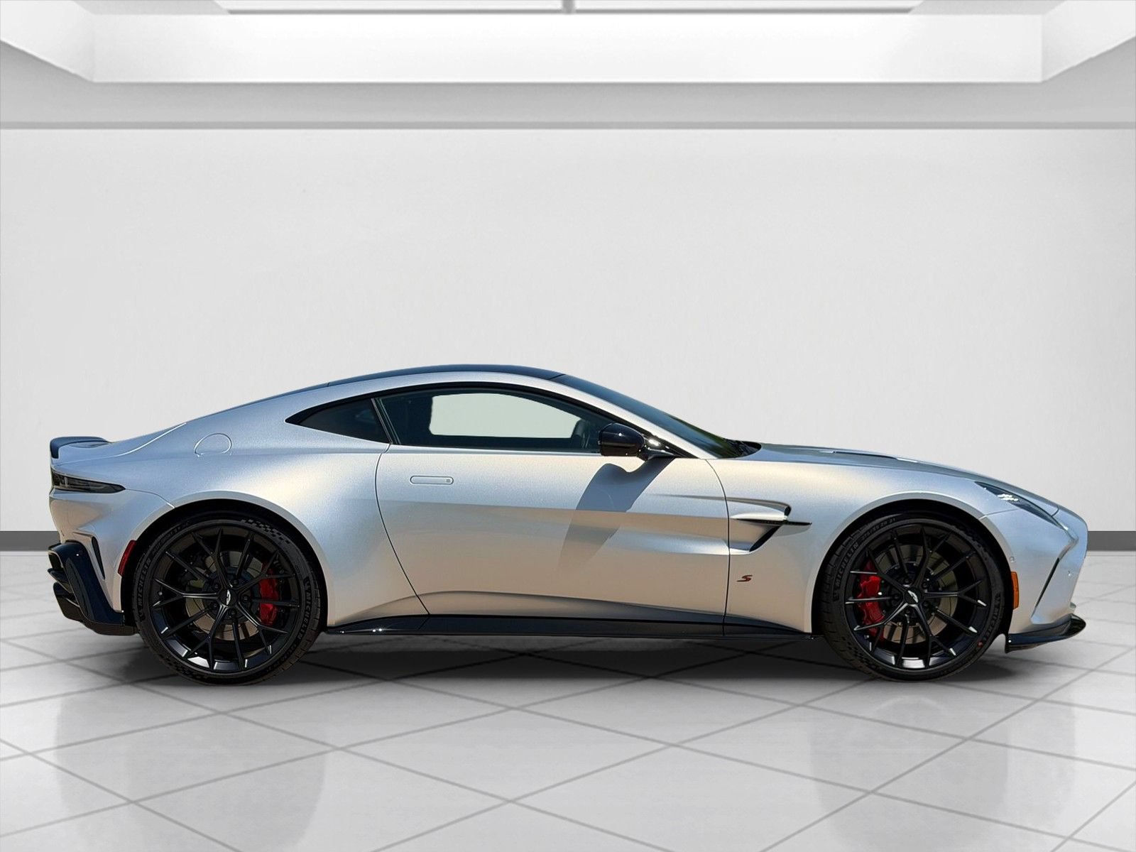 New 2026 Aston Martin V8 Vantage S RWD image 9