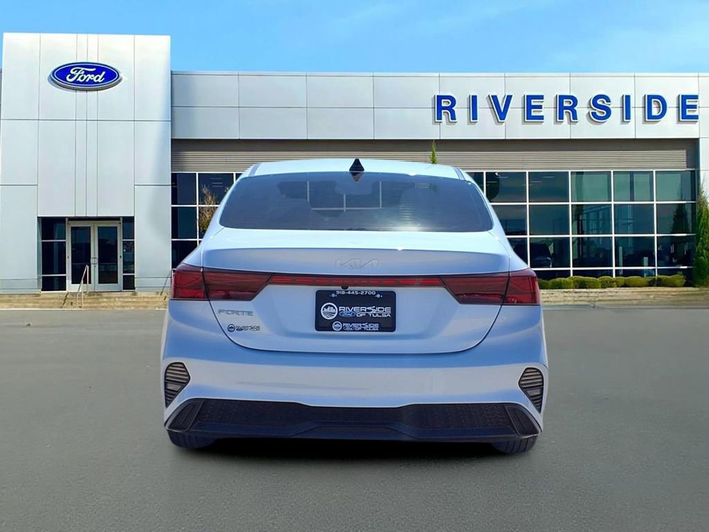 Used 2023 Kia Forte LXS w/ LXS Technology Package image 5