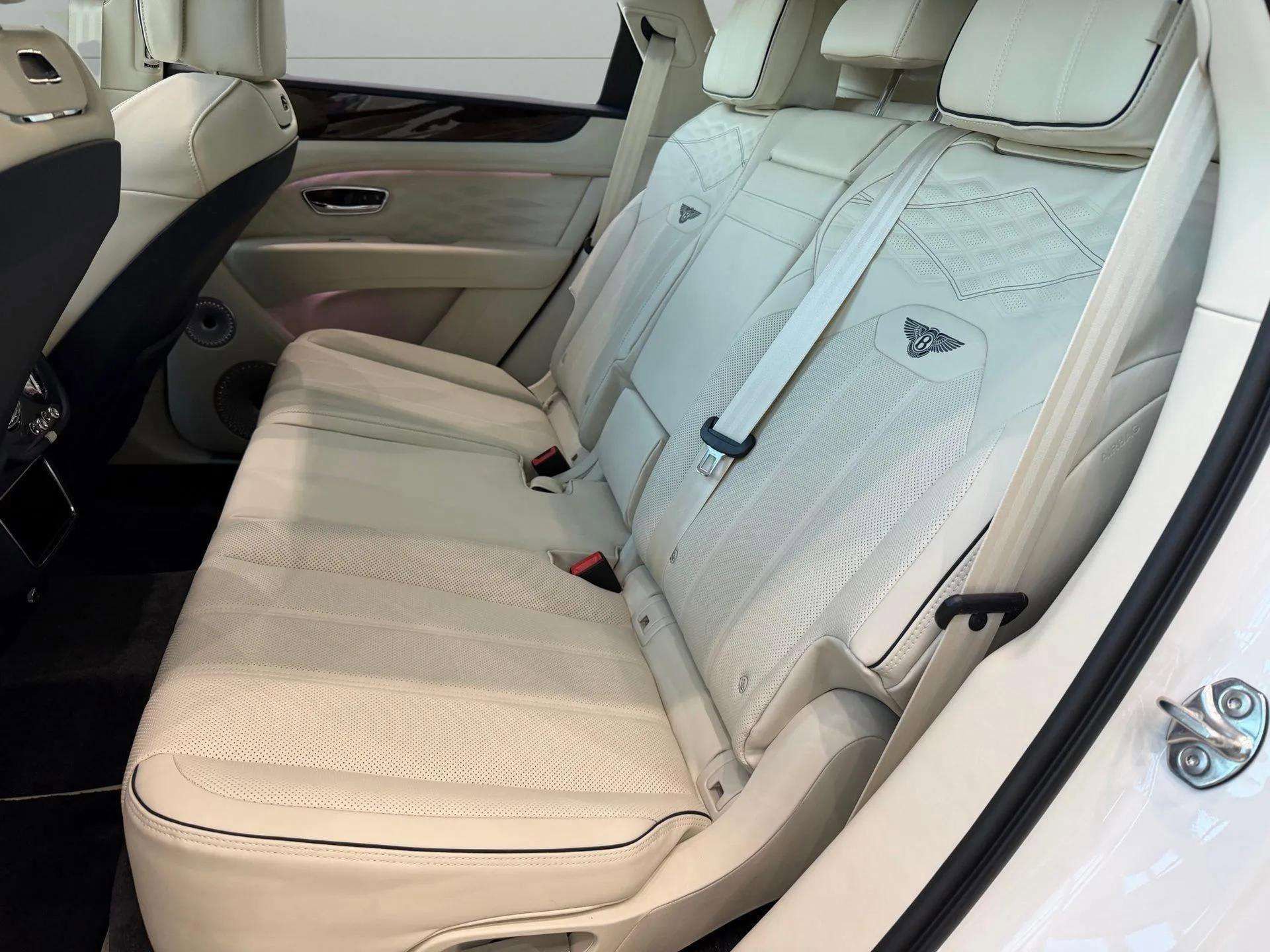 New 2025 Bentley Bentayga image 37