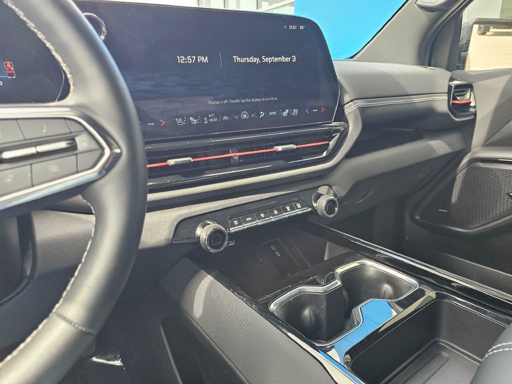 Used 2026 Chevrolet Silverado EV Trail Boss AWD/4WD image 33
