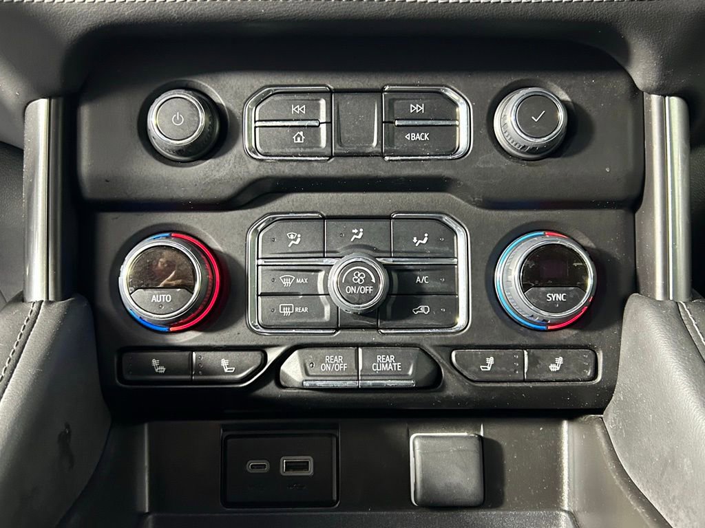 Used 2023 Chevrolet Tahoe Z71 w/ Luxury Package AWD/4WD image 26