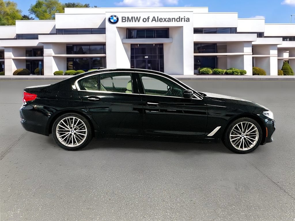Used 2018 BMW 530i xDrive w/ Premium Package AWD/4WD image 8