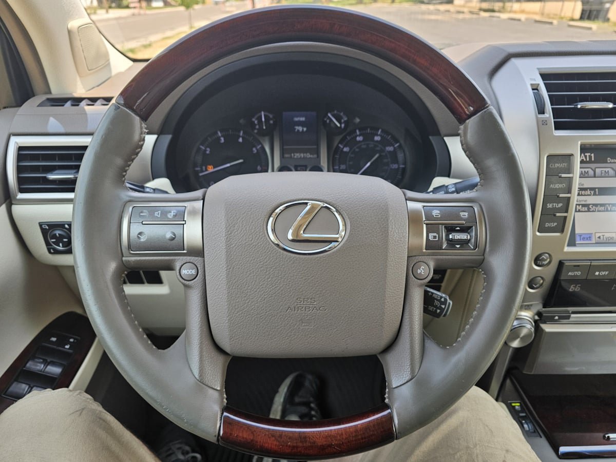 Used 2012 Lexus GX 460 w/ Comfort Plus Pkg AWD/4WD image 15
