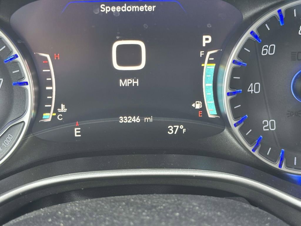 Used 2023 Chrysler Pacifica Touring-L image 21