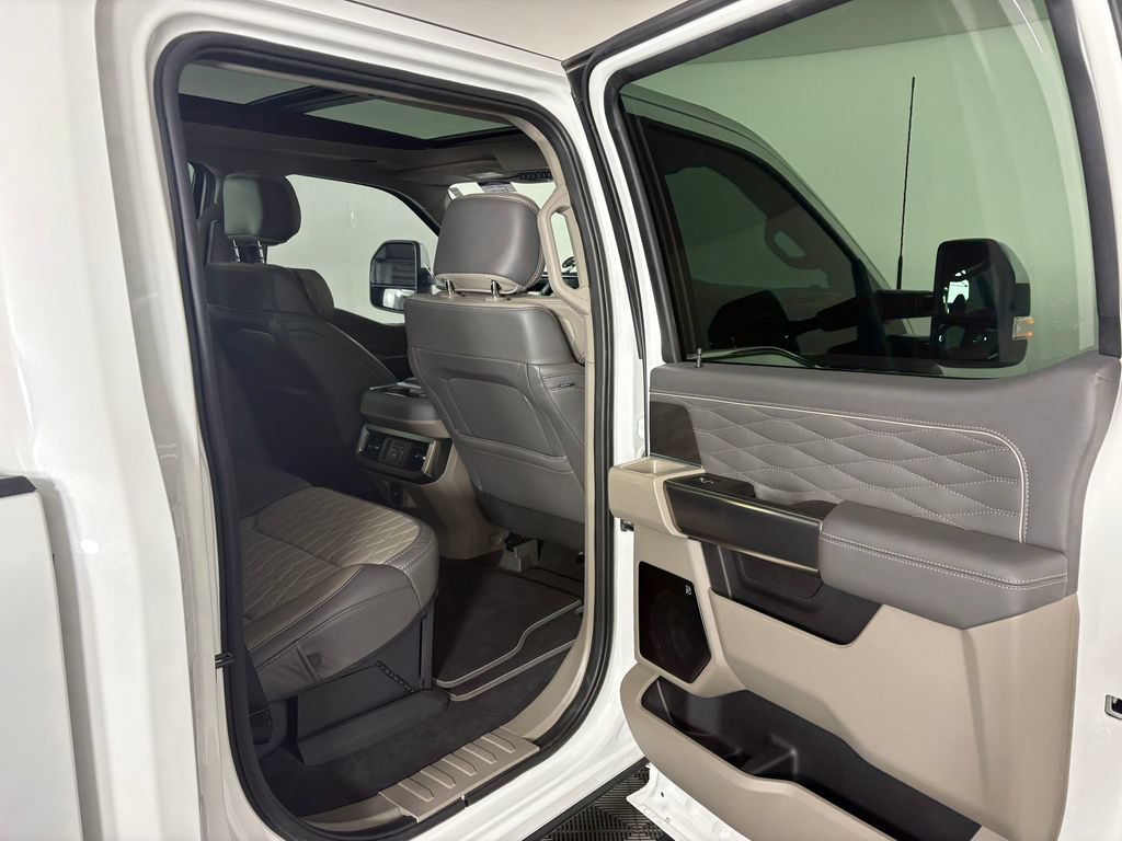 Used 2025 Ford F350 Platinum w/ Platinum Plus Package AWD/4WD image 31