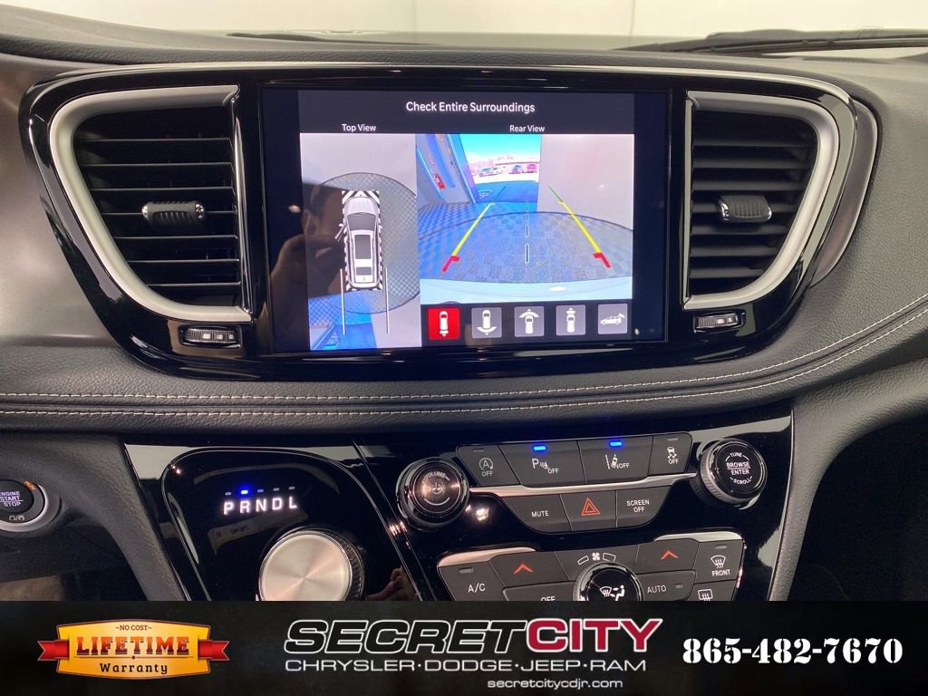 New 2026 Chrysler Pacifica Select image 24