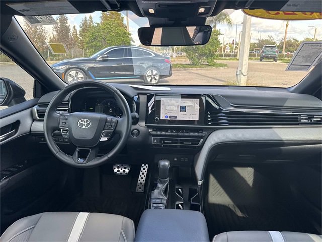 Used 2025 Toyota Camry SE image 14