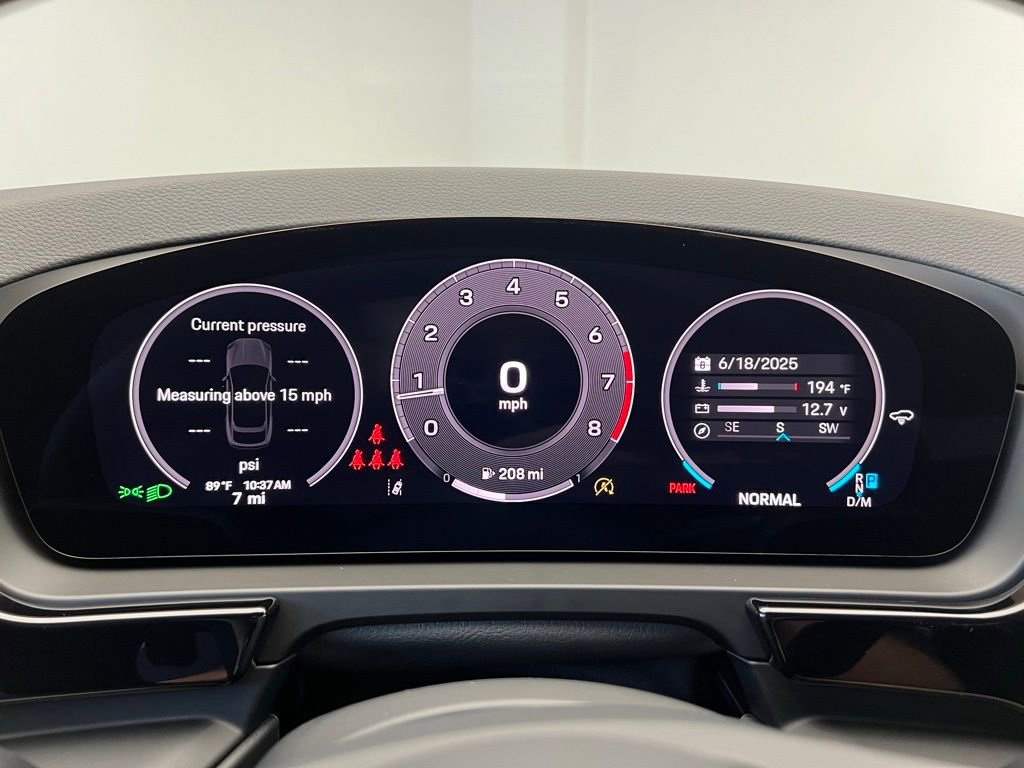 Used 2025 Porsche Cayenne Coupe image 10