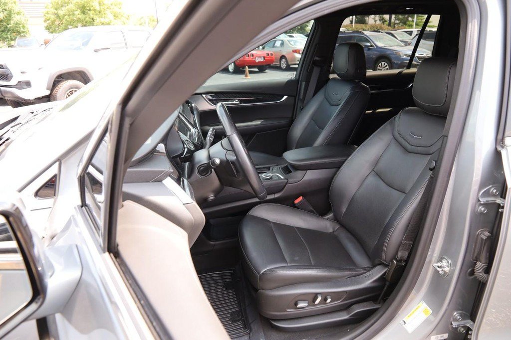 Used 2023 Cadillac XT6 Premium Luxury AWD/4WD image 10