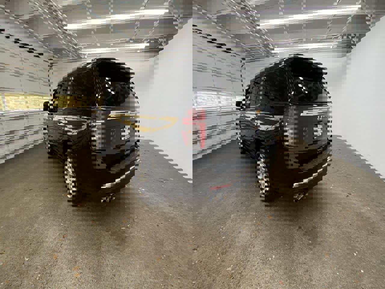 Used 2024 Chevrolet Tahoe High Country w/ Premium Package image 4