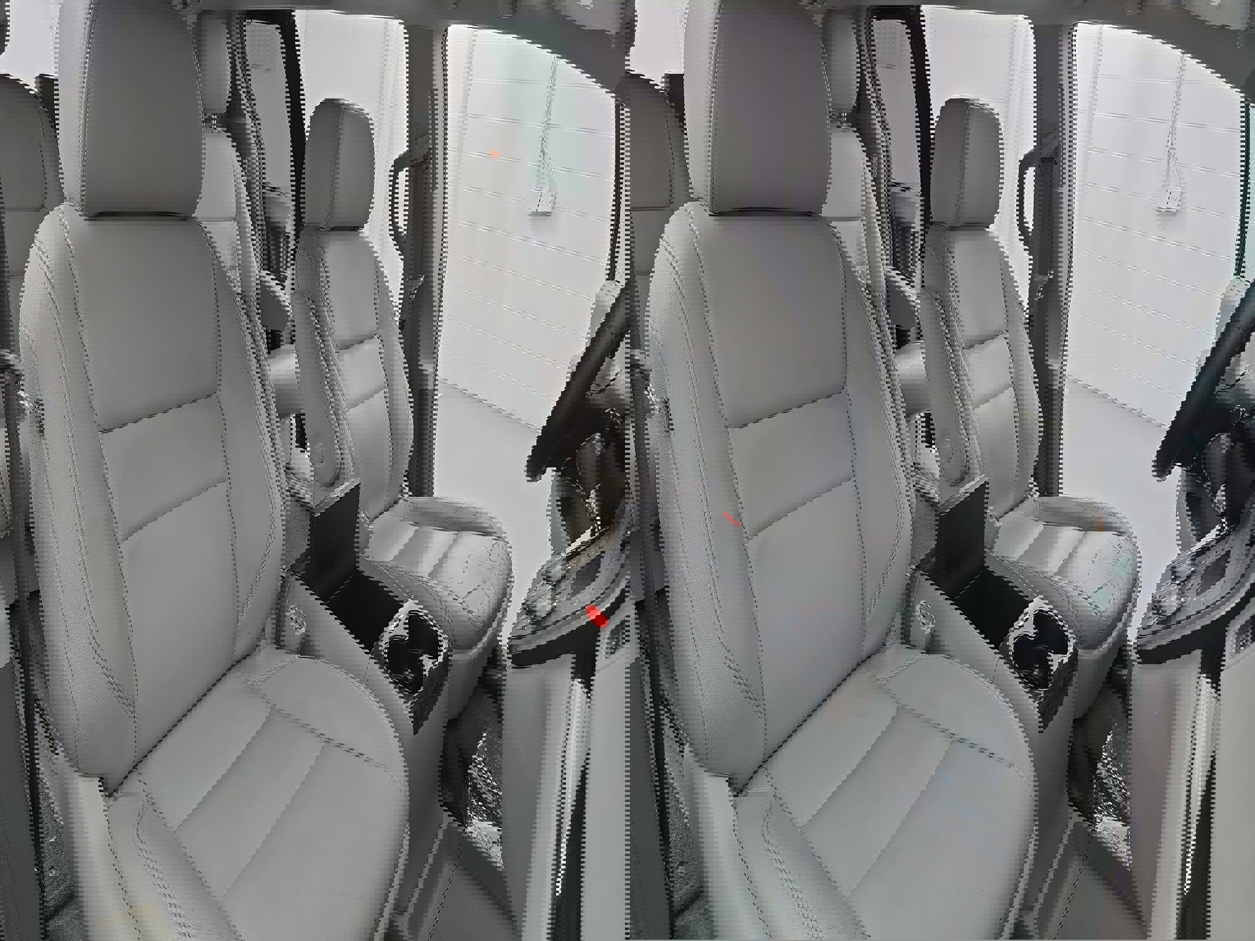 Used 2015 Toyota Sienna XLE image 10