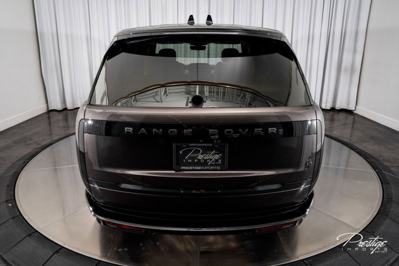 Used 2025 Land Rover Range Rover SE image 11