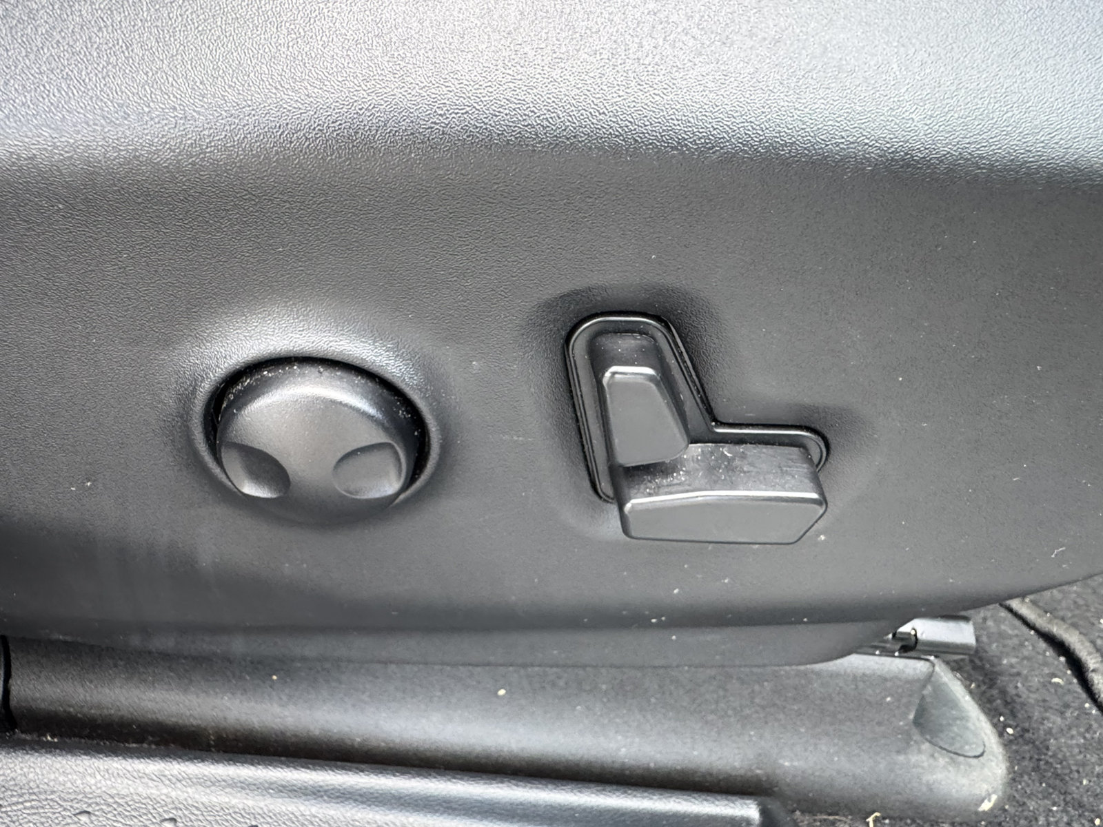 Used 2025 Chrysler Pacifica Limited FWD image 17
