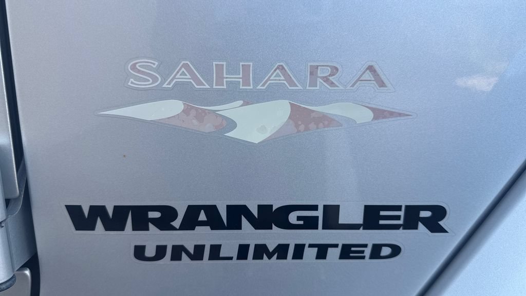 Used 2010 Jeep Wrangler Unlimited Sahara AWD/4WD image 15