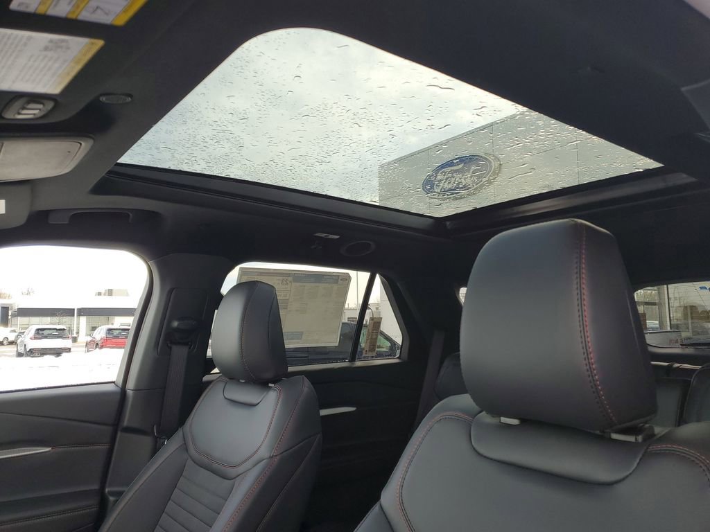 New 2026 Ford Explorer ST-Line w/ ST-Line Street Pack image 10