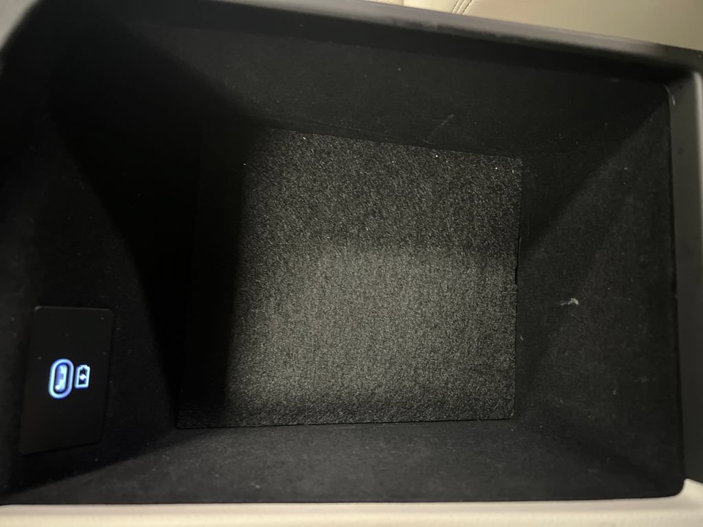Used 2024 Genesis G70 2.5T RWD image 27