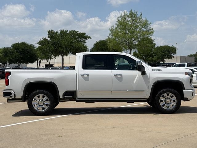 Used 2024 Chevrolet Silverado 2500 High Country w/ High Country Premium Package AWD/4WD image 3