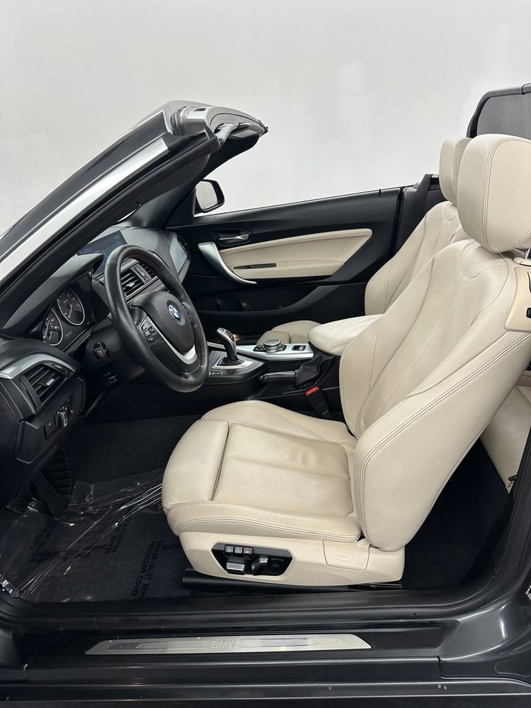 Used 2017 BMW 230i xDrive Convertible image 12