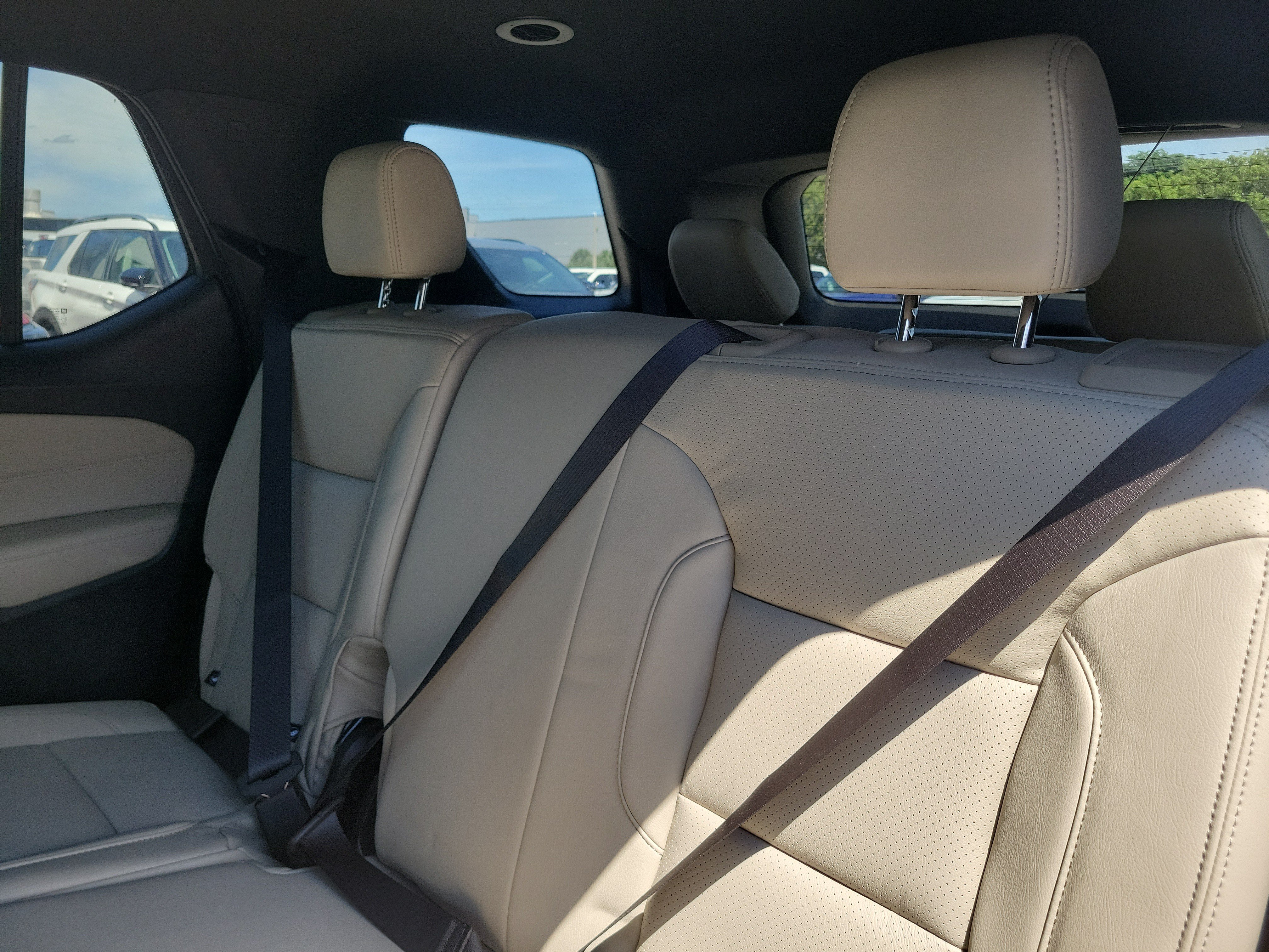 Used 2023 Chevrolet Traverse LS FWD image 15