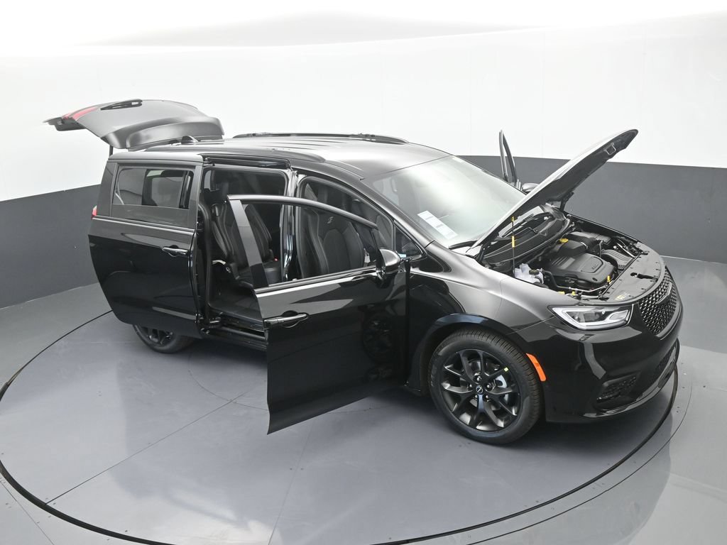 New 2026 Chrysler Pacifica Select w/ S Appearance Package FWD image 70