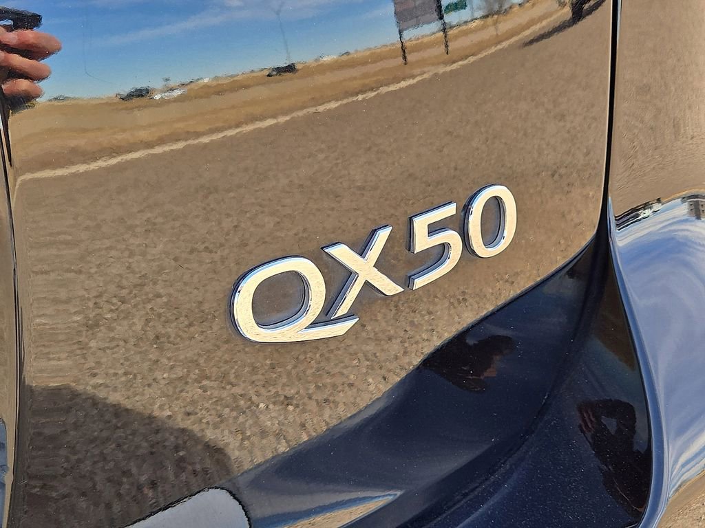 Used 2016 INFINITI QX50 AWD w/ Premium Plus Package image 12