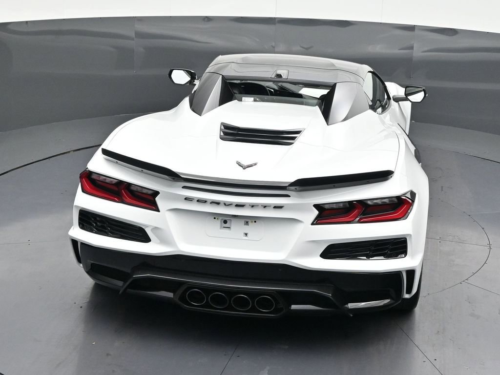 Used 2025 Chevrolet Corvette Z06 image 17