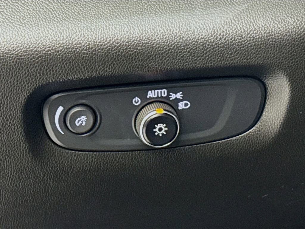 Certified 2022 Chevrolet Traverse RS image 10