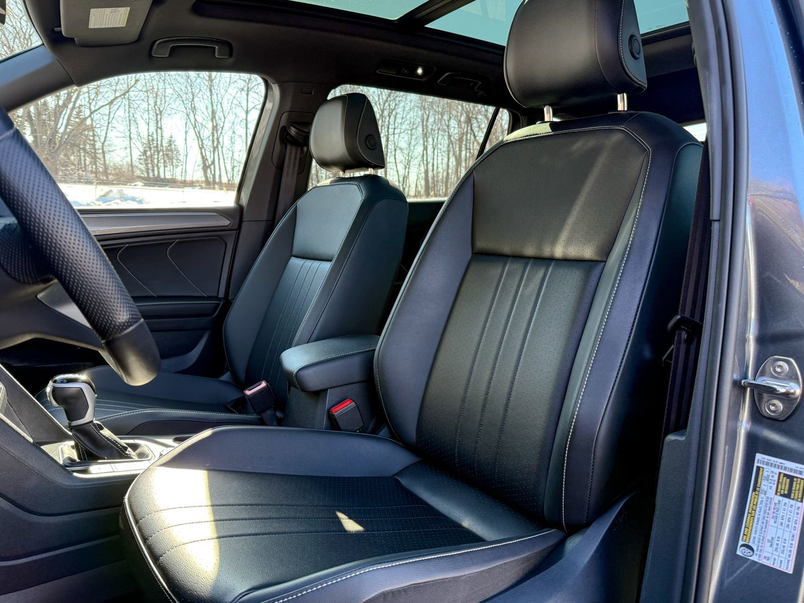 Used 2024 Volkswagen Tiguan SE R-Line image 12